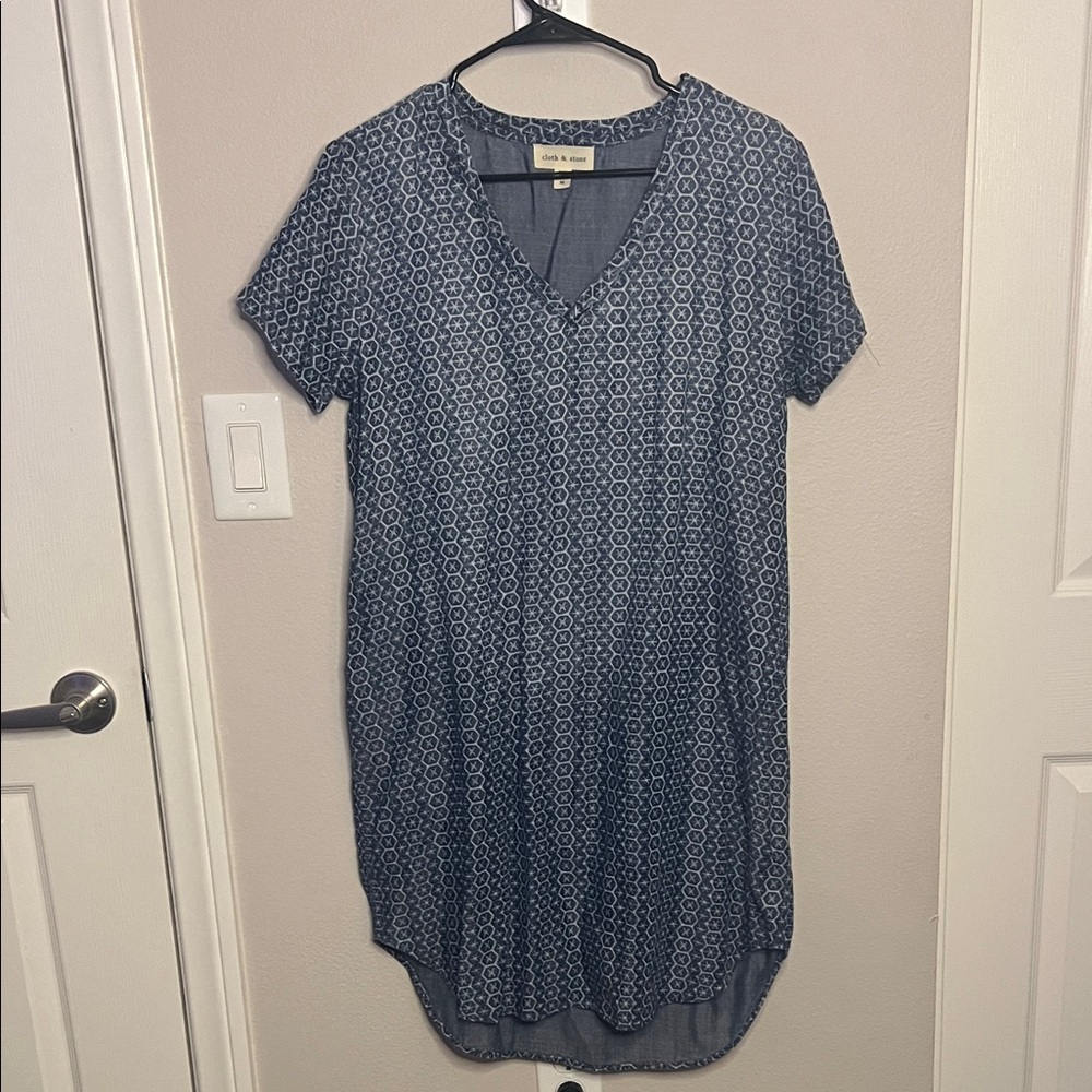 Cloth & Stone Navy Geometric V-Neck Dress